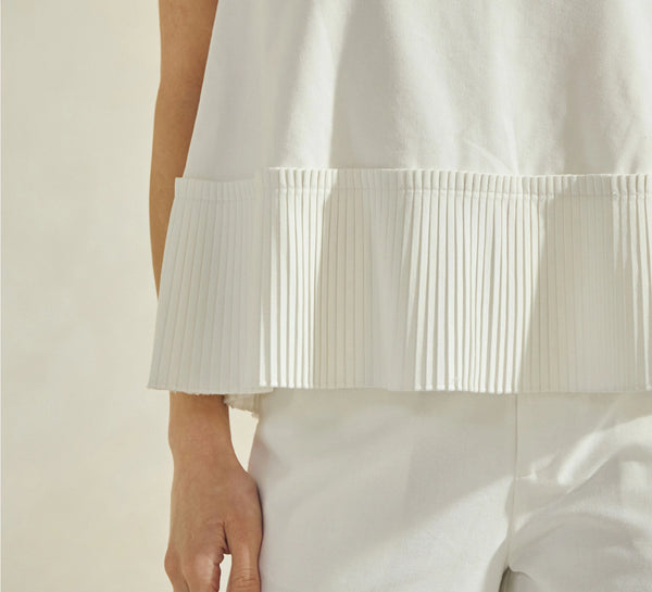 Sleeveless Linen Pleated-Hem Top